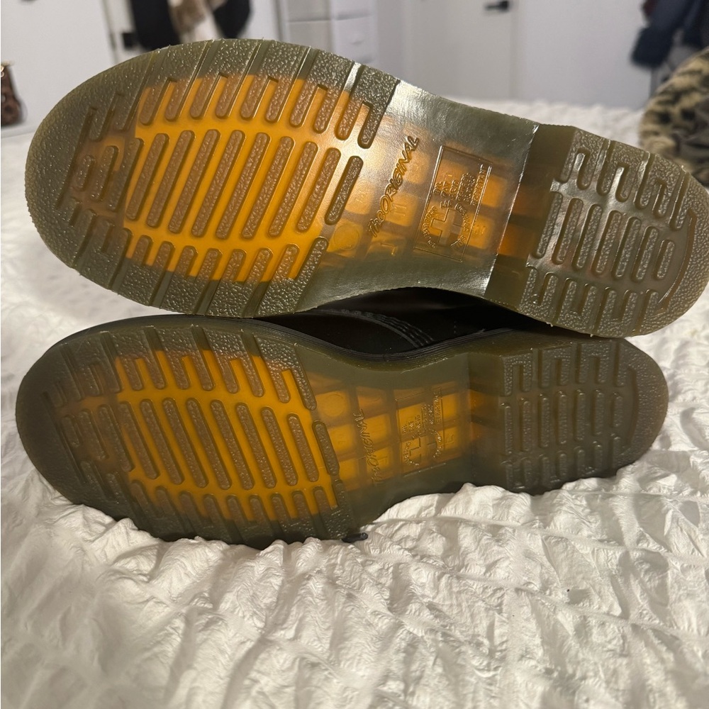 Dr. Martens - The Original View 4